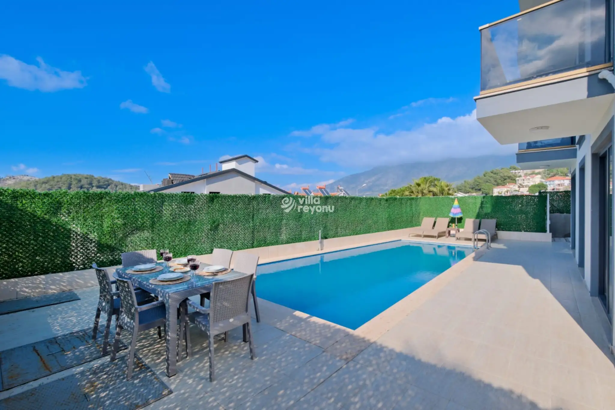 villa-carlos-1-12_350.JPG