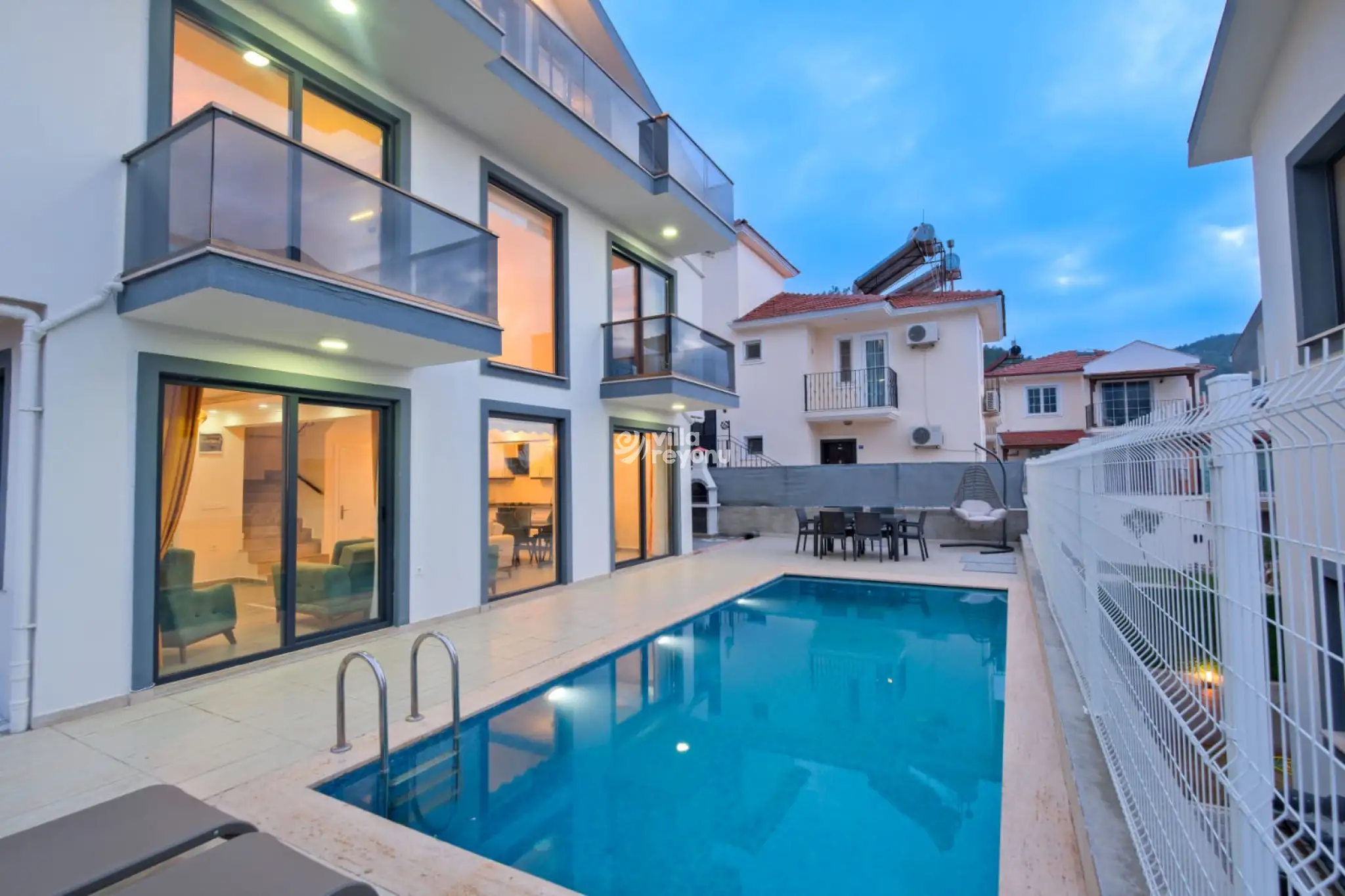 villa-carlos-1-15_675.JPG