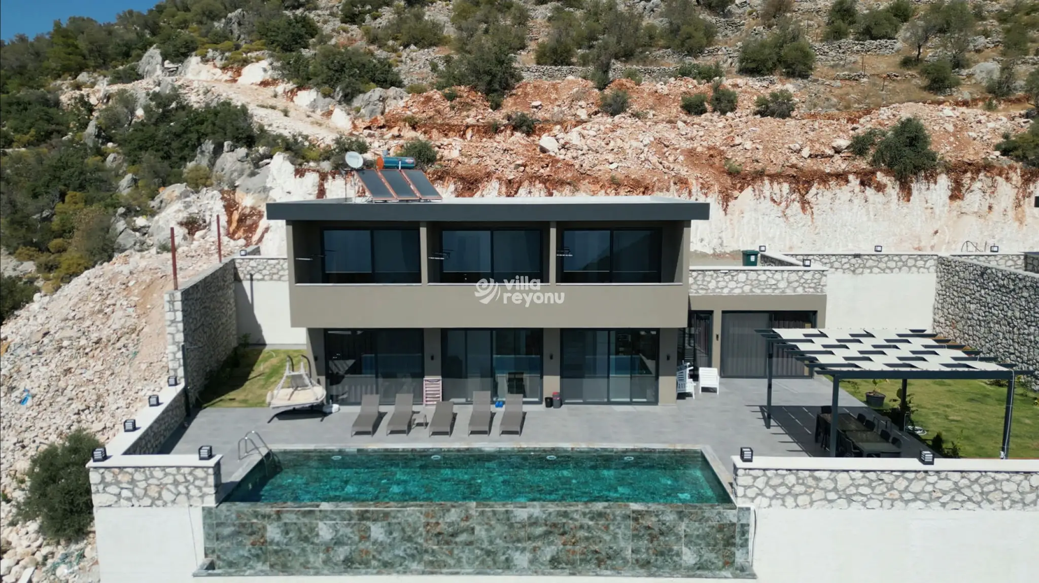 villa-gunes-dis-mekan-3_626.jpg