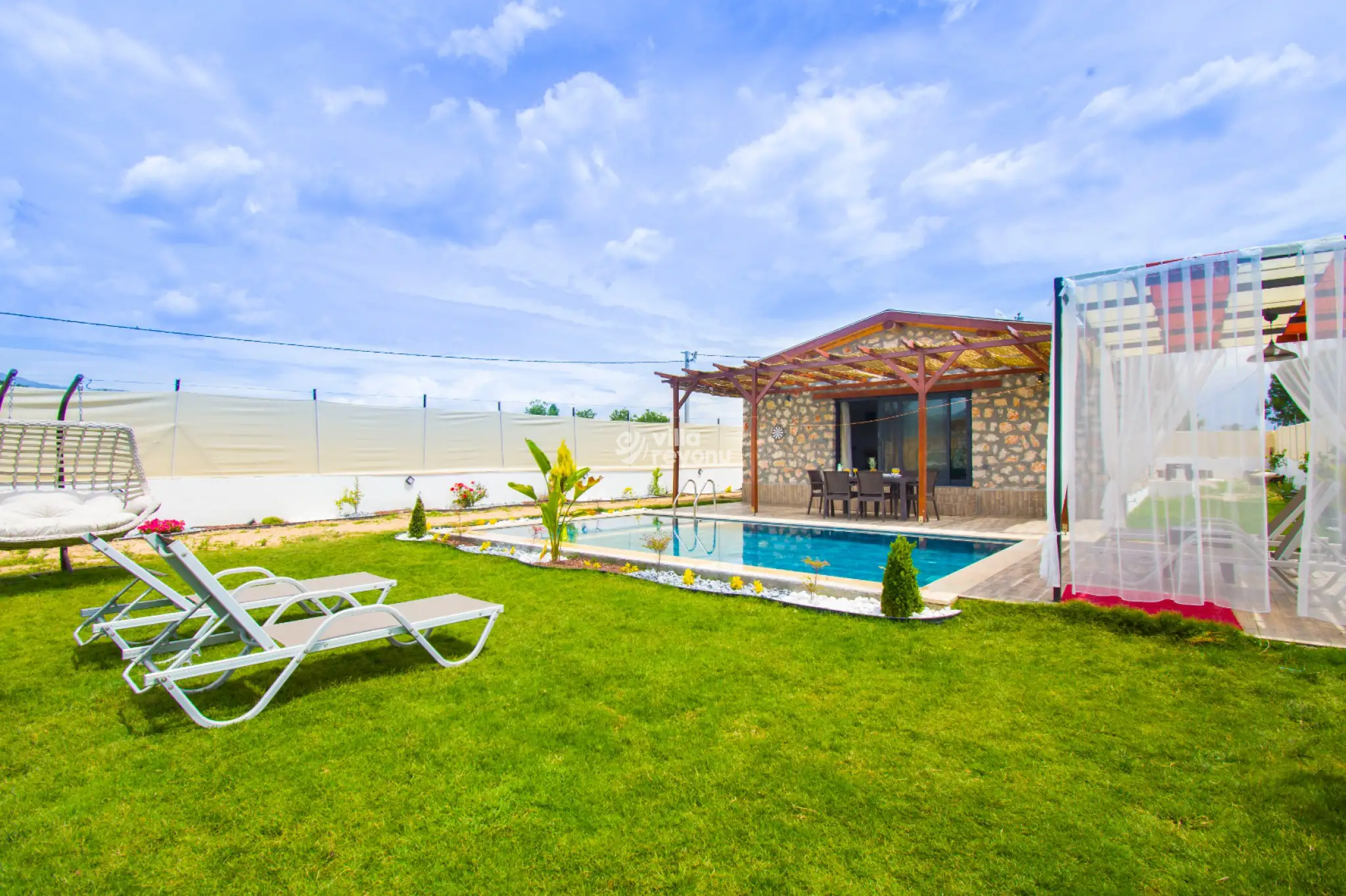 villa-lemonade-1-19_754.jpg