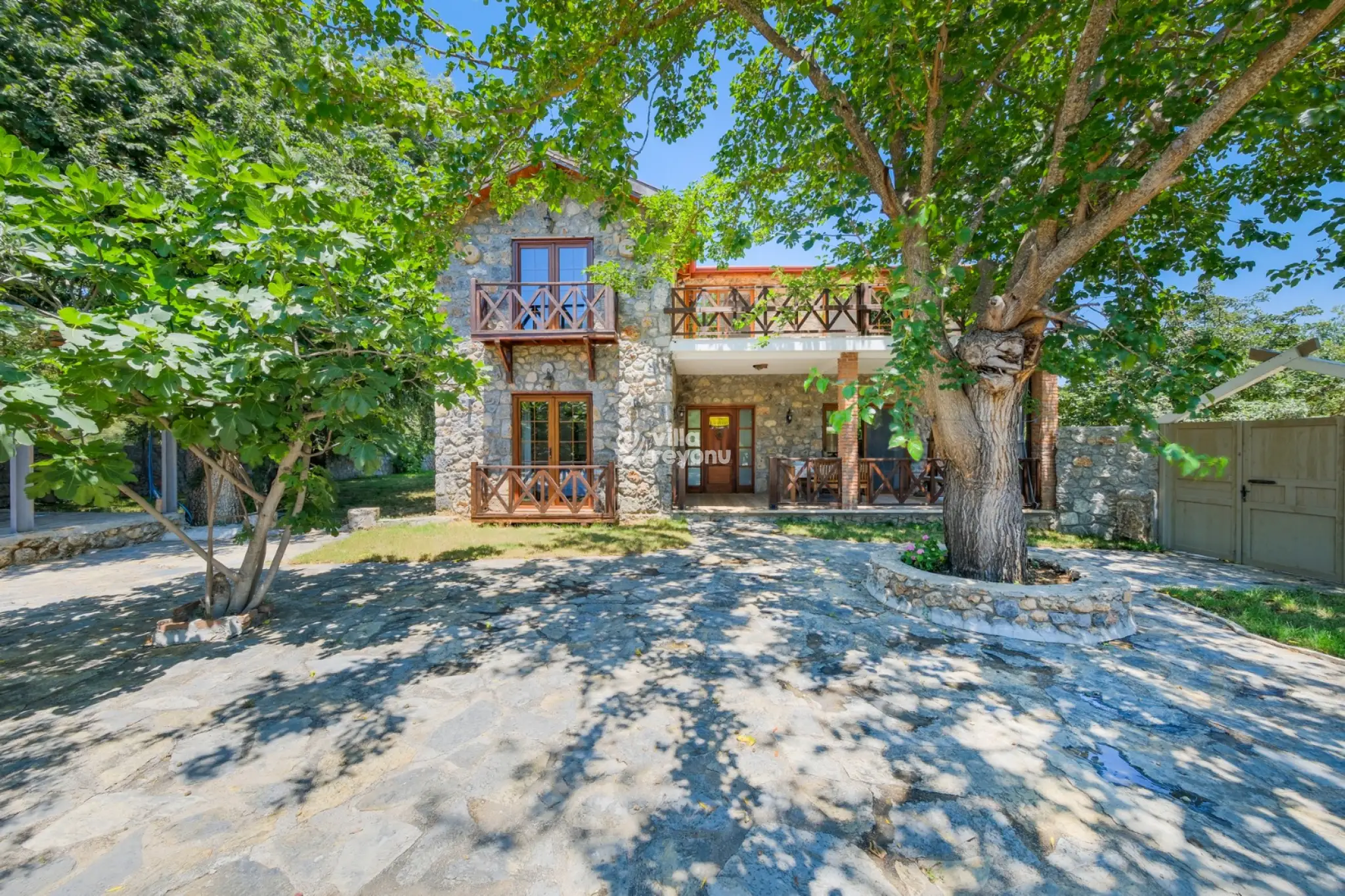villa-levissi-27_38.jpg