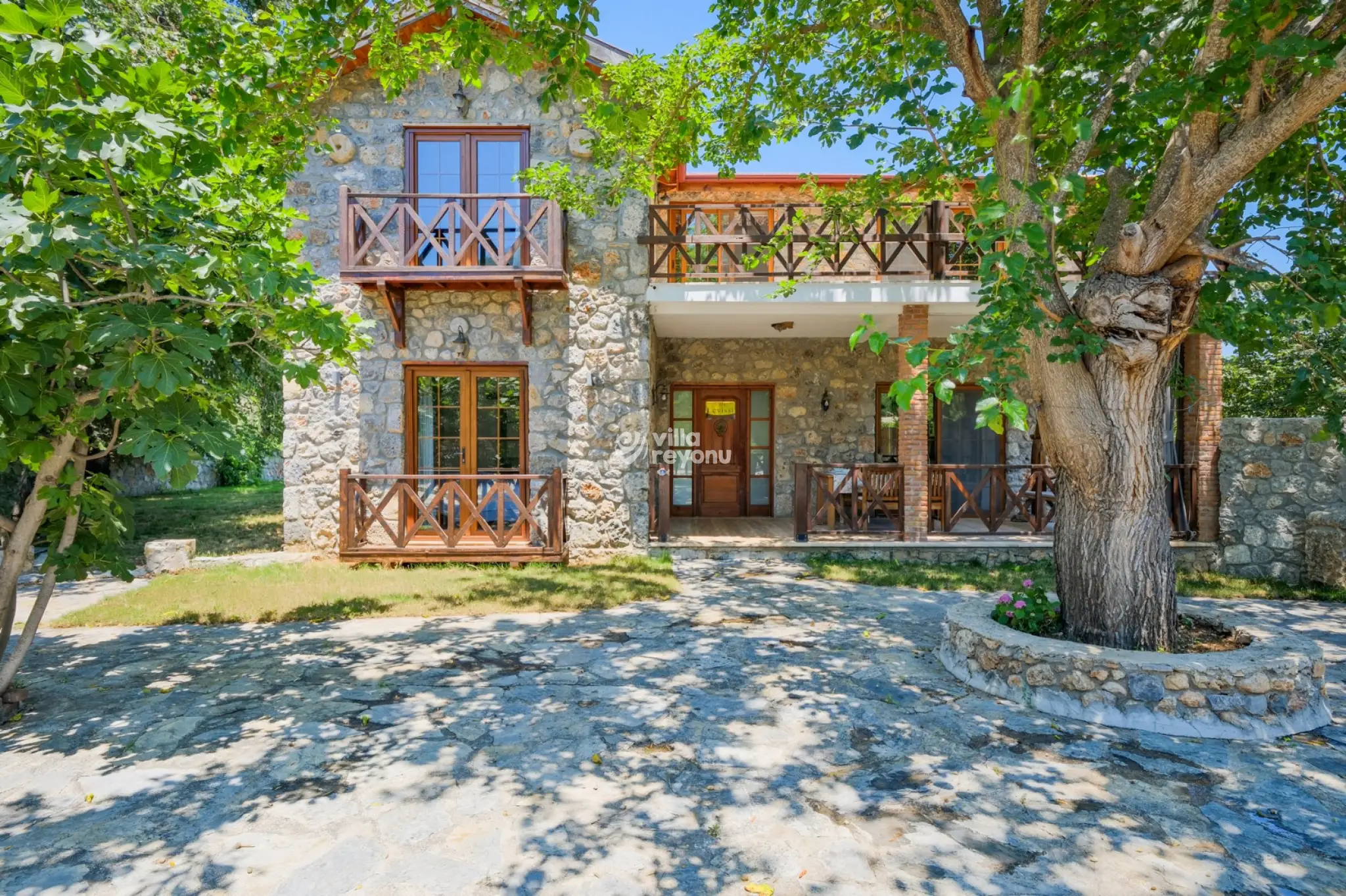 villa-levissi-28_11.jpg