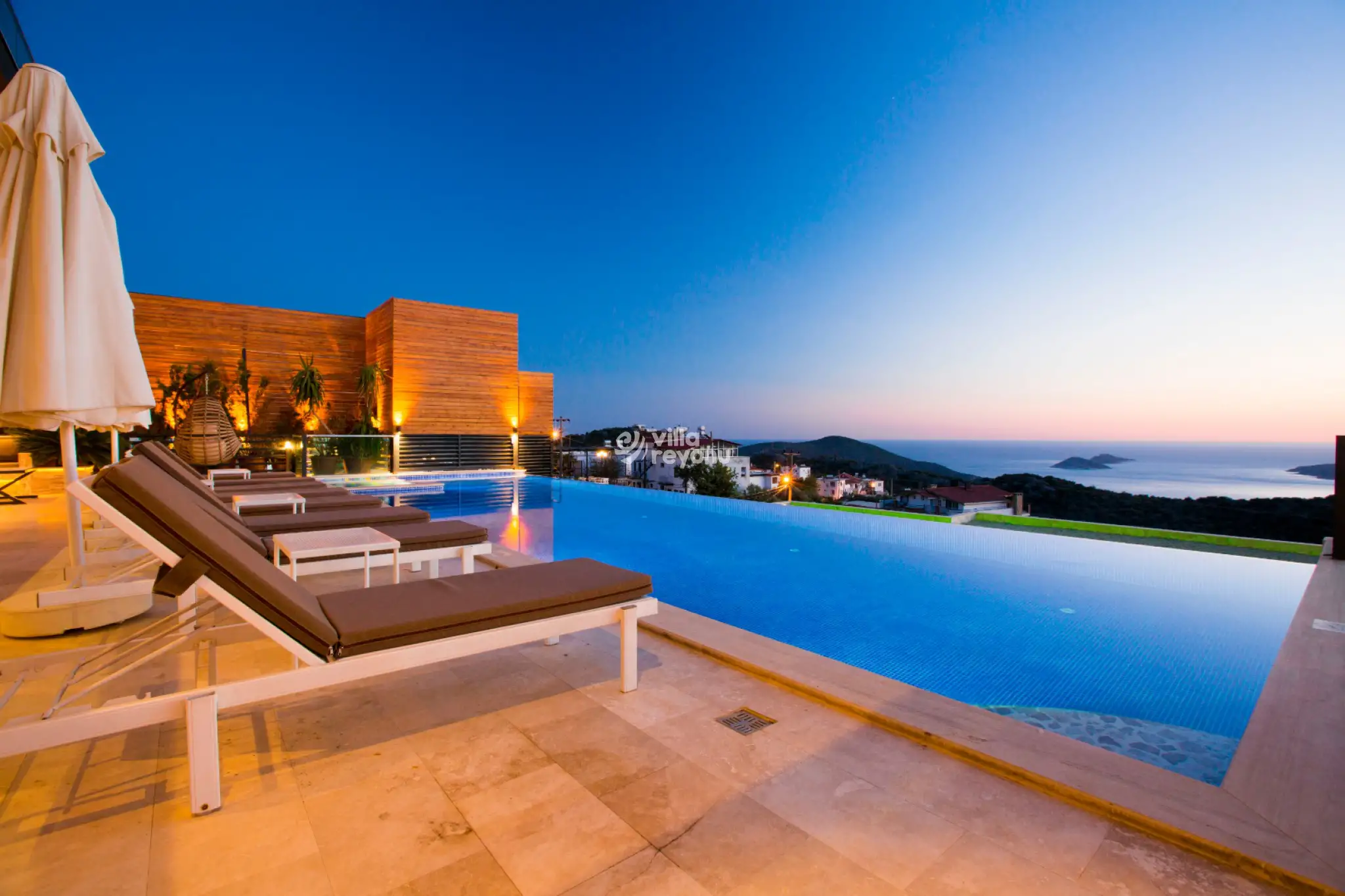 villa-montana-luxury-villa-rental-kalkan-89_715_82.jpg