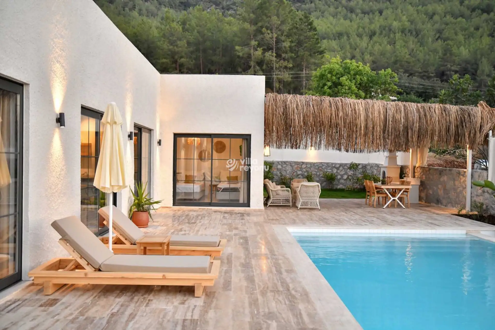 villa-moonrise-1-31_473.jpg