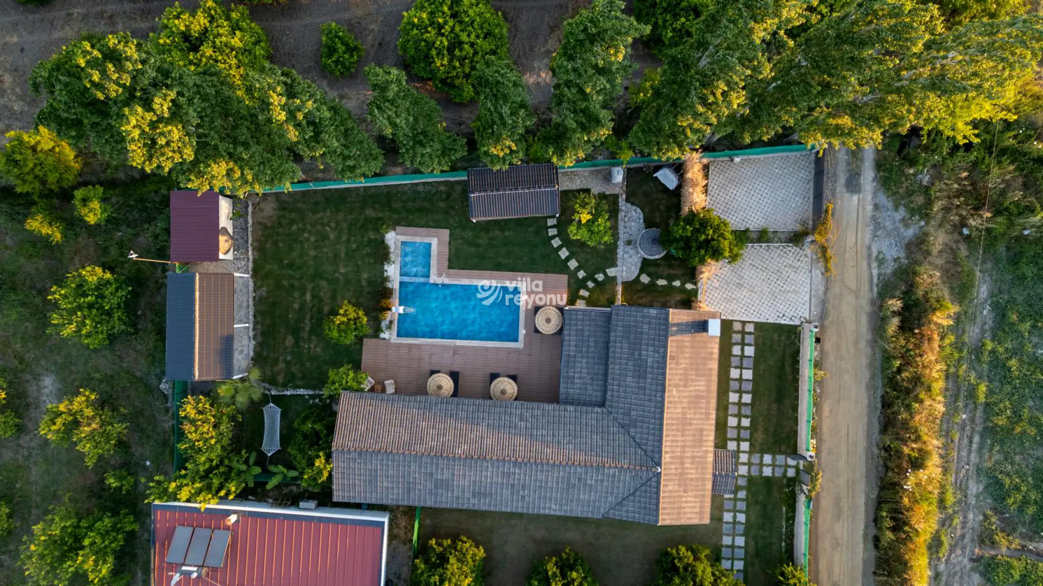 villa-paraiso-10_554.jpeg