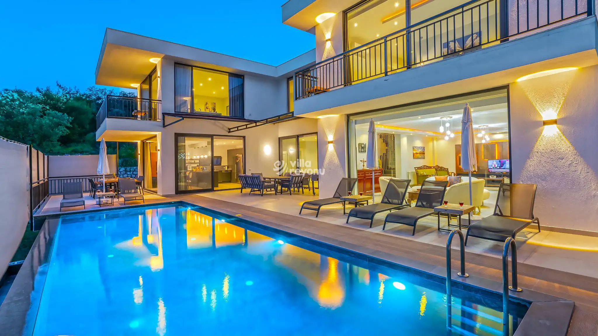 villa-radiant-1-1_499.jpg