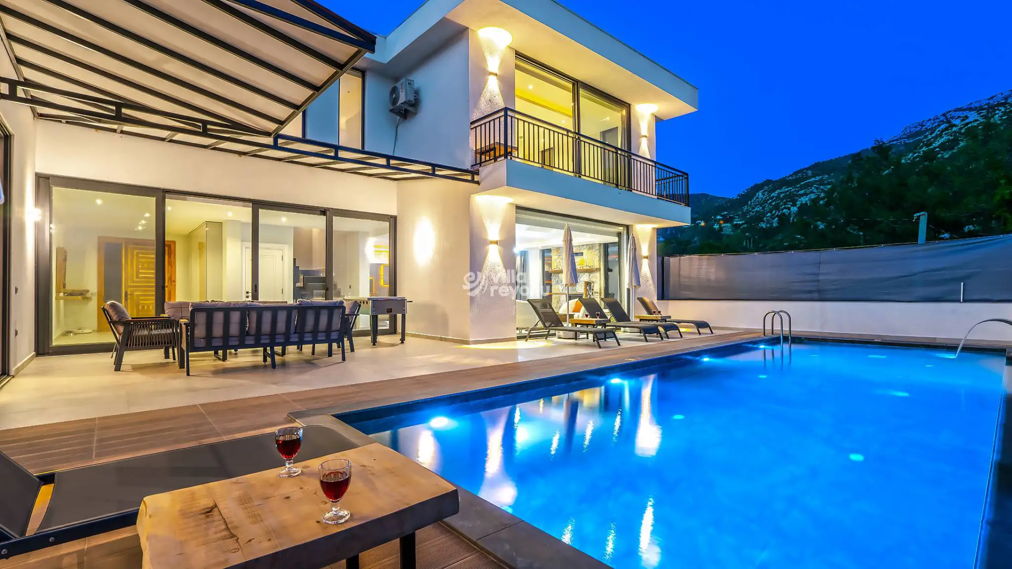 villa-radiant-1-2_883.jpg
