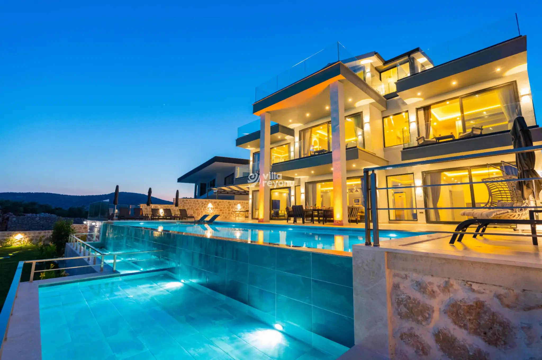 villa-skyline--5_537.jpg