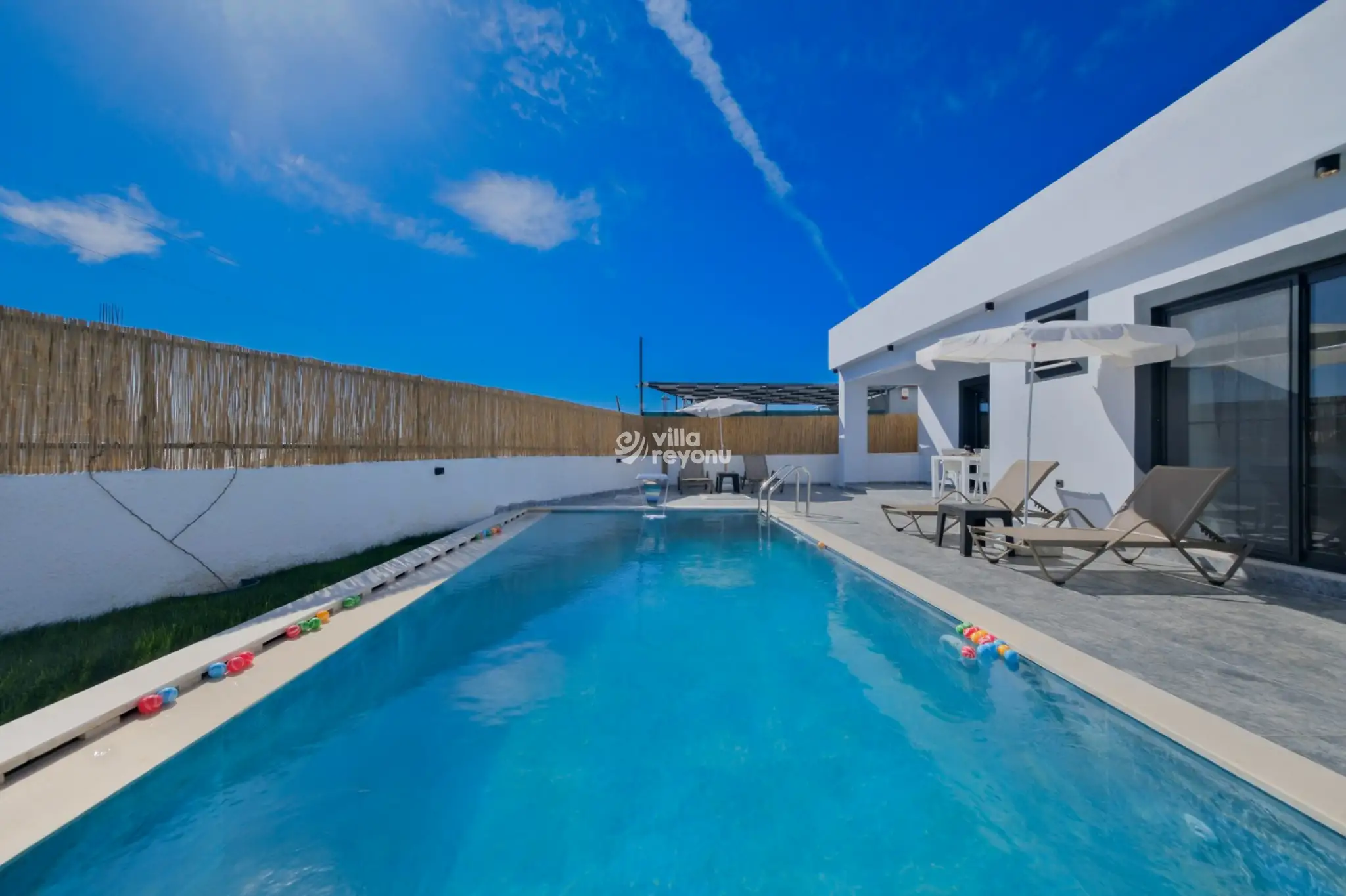 villabiz-villa-altin-3-47_717_802.jpg