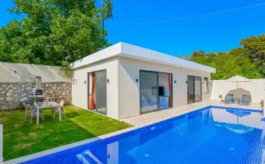 Villa Velya, Kalkan İslamlar bölgesinde 2 kişilik jakuzili balayı villası