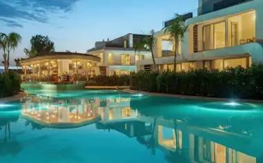 VİLLA AMARİLLA 4, ANTALYA SERİK BÖLGESİNDE 4 KİŞİLİK JAKUZİLİ LÜKS KİRALIK VİLLA