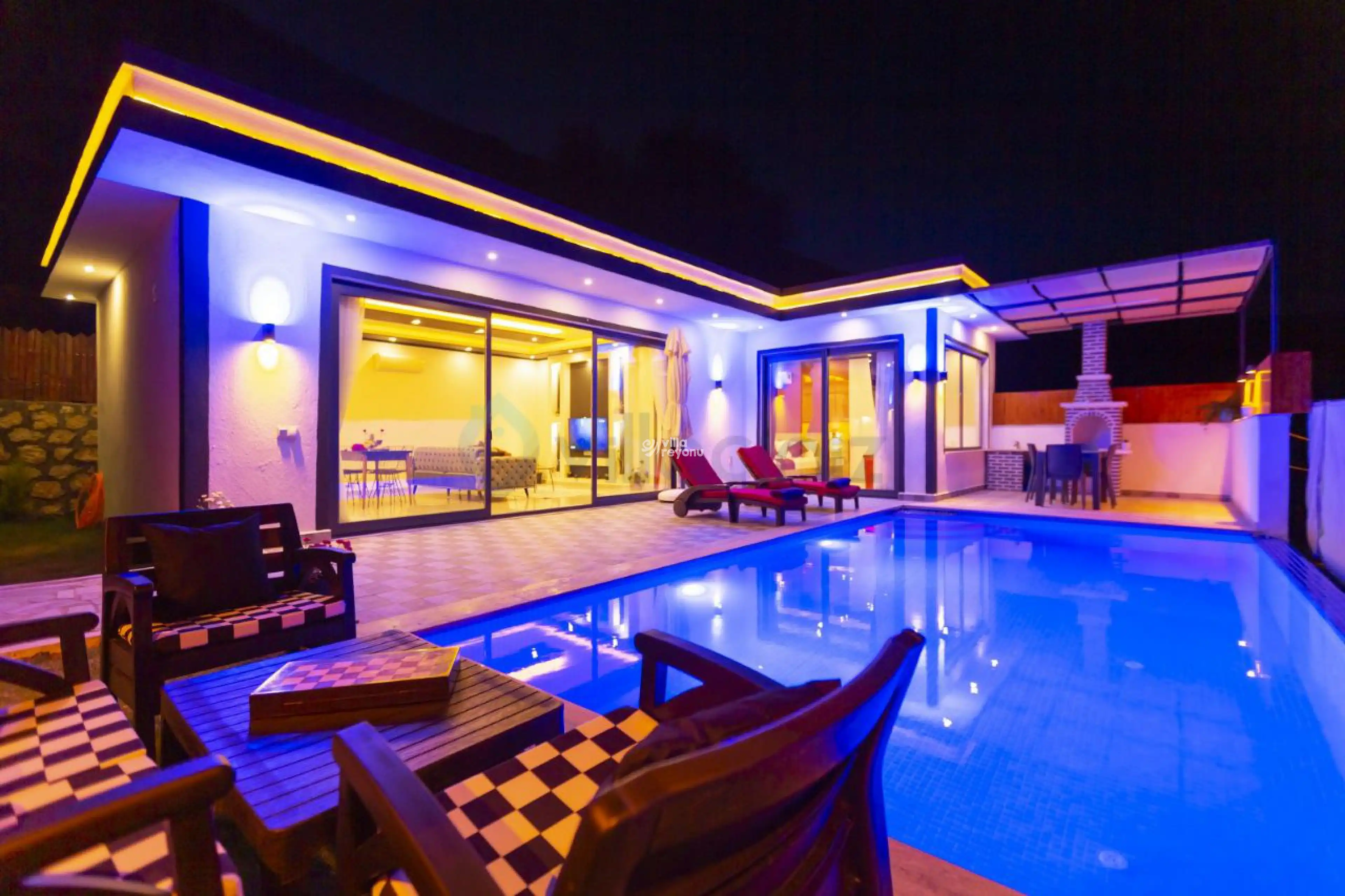 Villa Elera, Kalkan Sarıbelen bölgesinde Jakuzili Balayı Villası