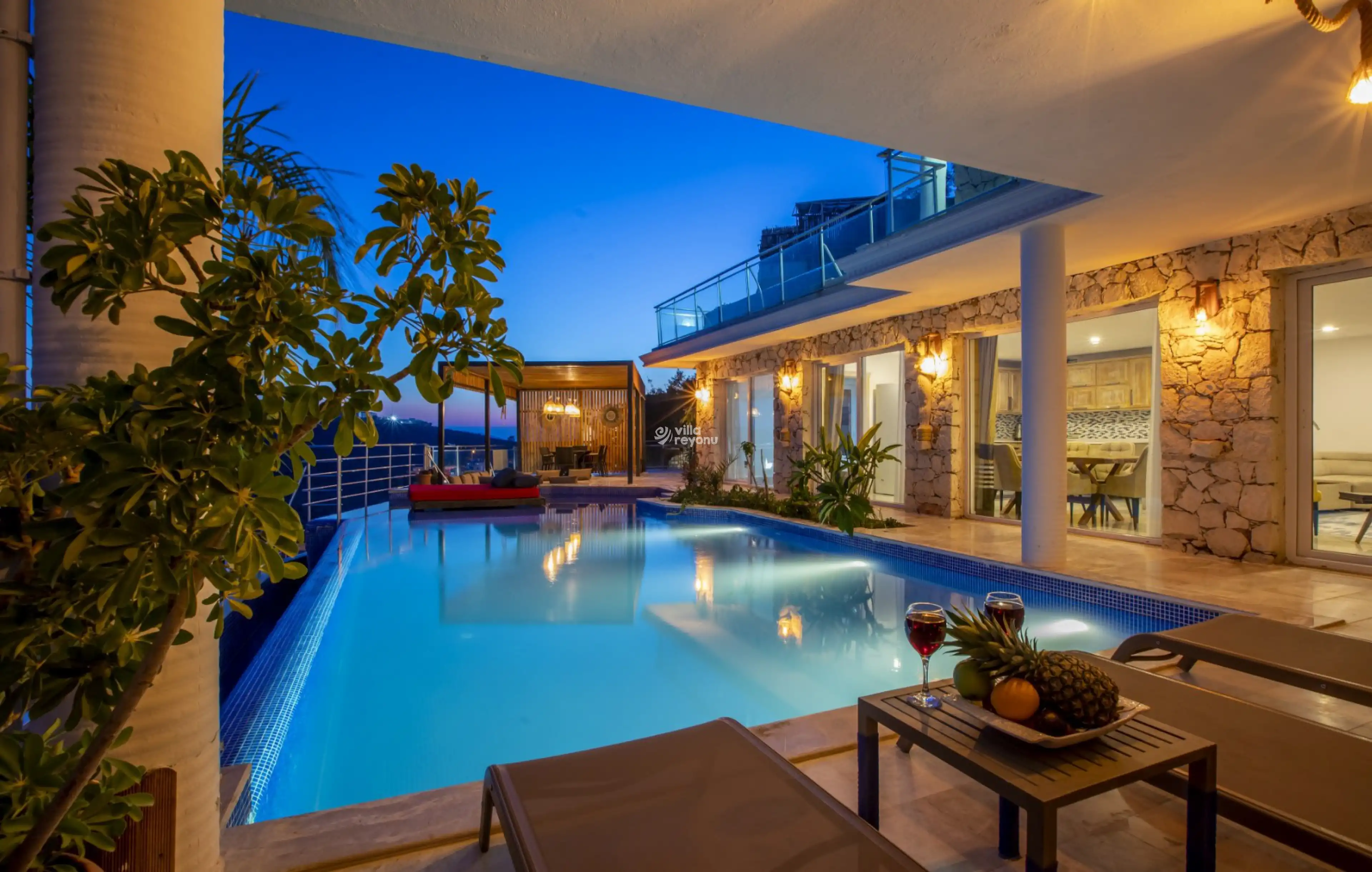 Villa Lysandra 7, Kalkan Akbel bölgesinde 8 kişilik deniz manzaralı villa