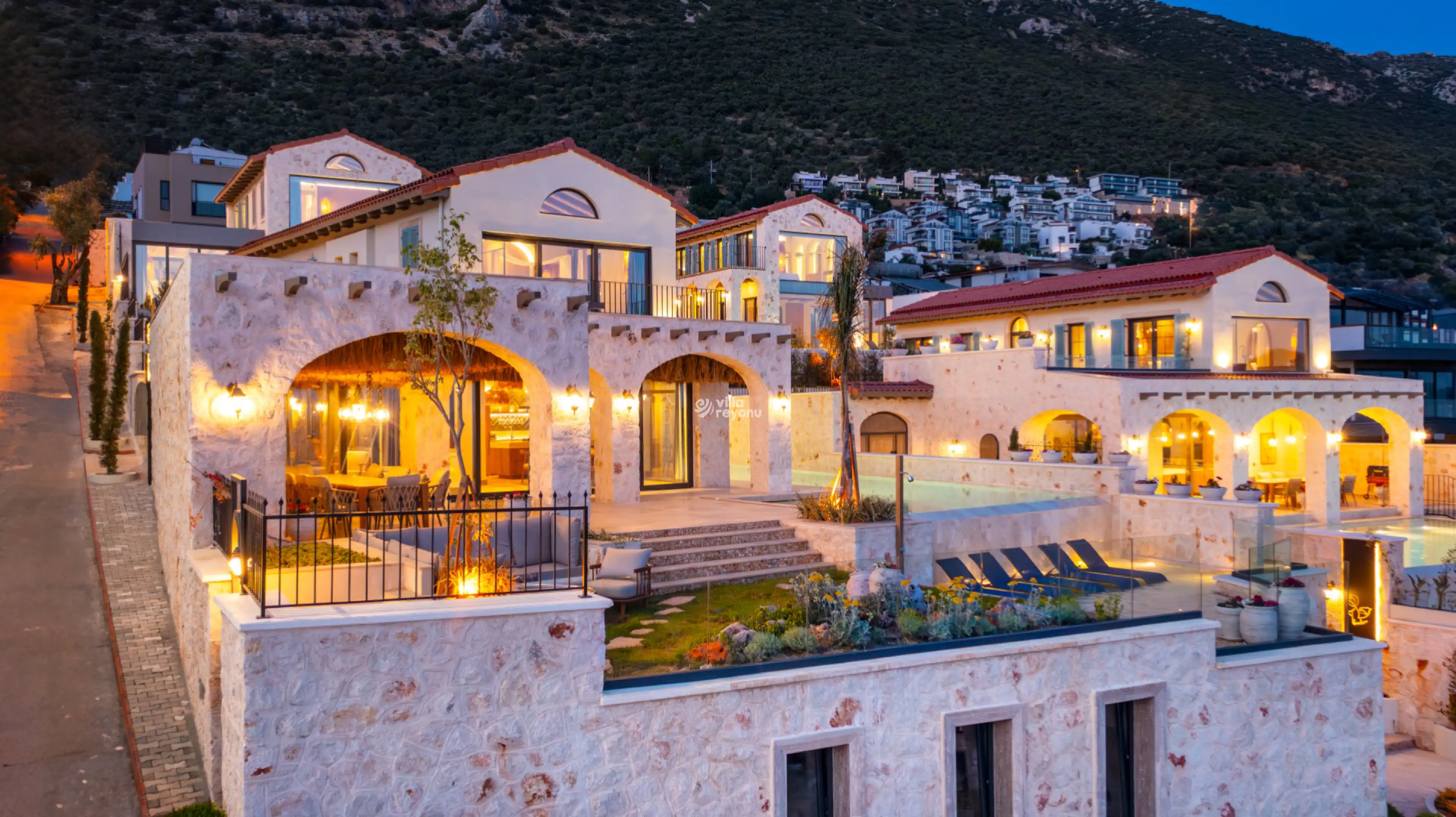 VİLLA LUXERA 3, Kalkan Kızıltaş bölgesinde merkezi konumda deniz manzaralı 10 kişilik kiralık villa 