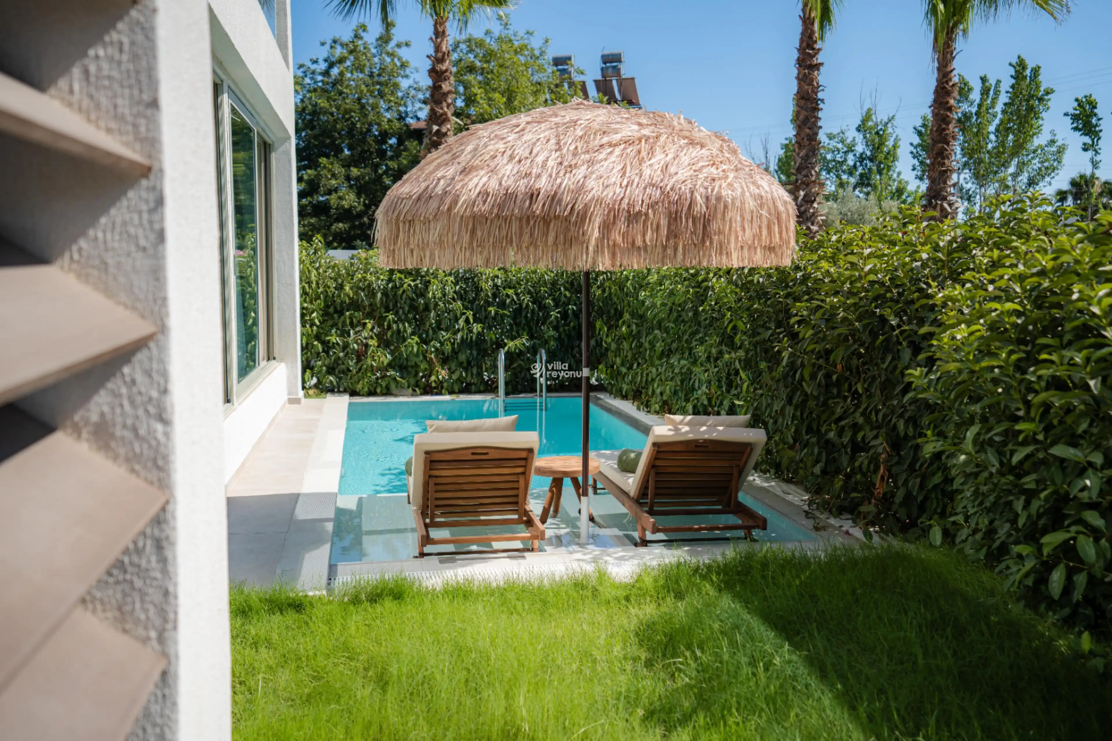 VİLLA AMARİLLA 4, ANTALYA SERİK BÖLGESİNDE 4 KİŞİLİK JAKUZİLİ LÜKS KİRALIK VİLLA