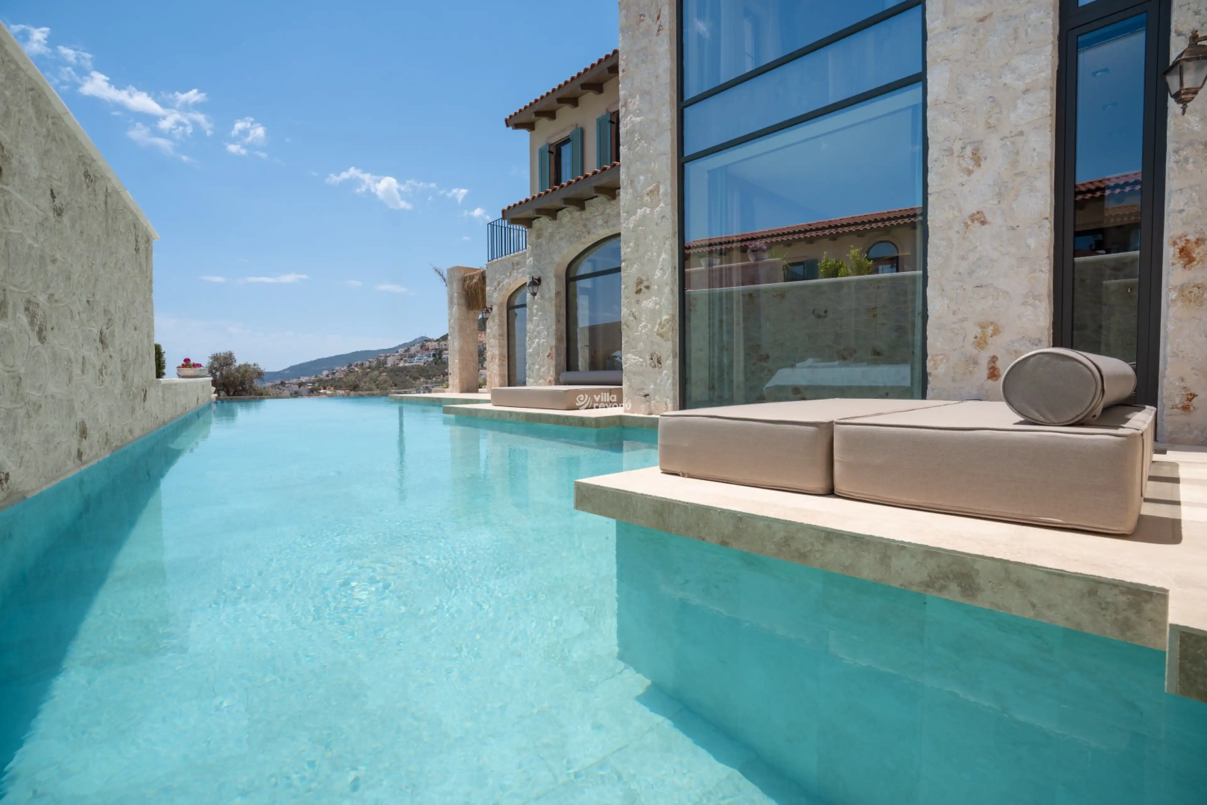 VİLLA LUXERA 3, Kalkan Kızıltaş bölgesinde merkezi konumda deniz manzaralı 10 kişilik kiralık villa 