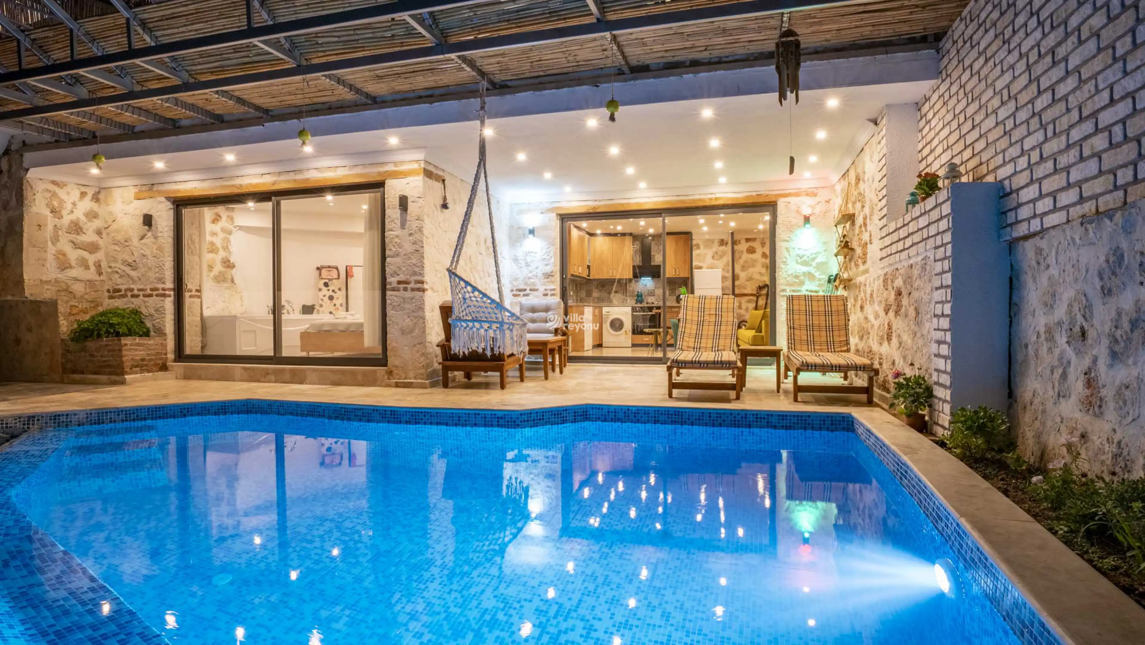 Villa Lysandra 10, Kalkan Akbel bölgesinde 2 kişilik deniz manzaralı villa