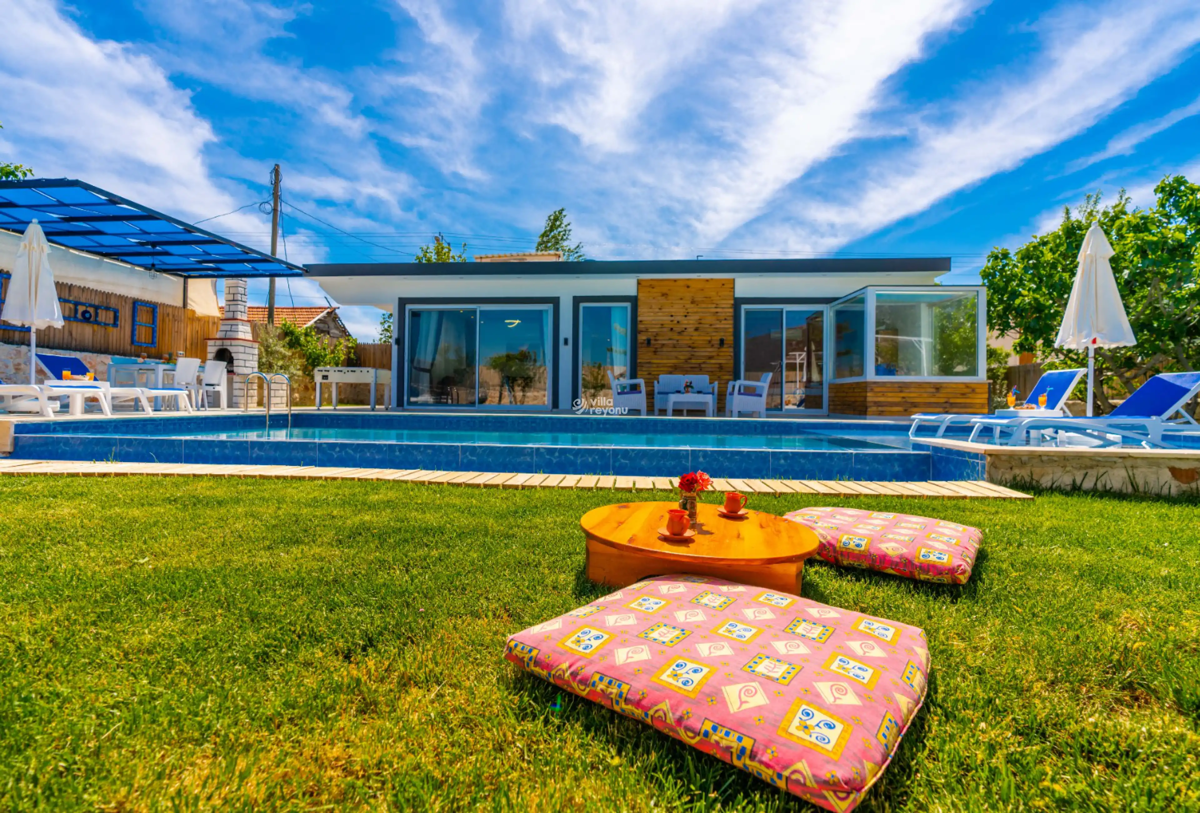 Villa Holi, Kalkan Sarıbelen Bölgesinde Bahçeli Jakuzili 4 Kişilik Villa