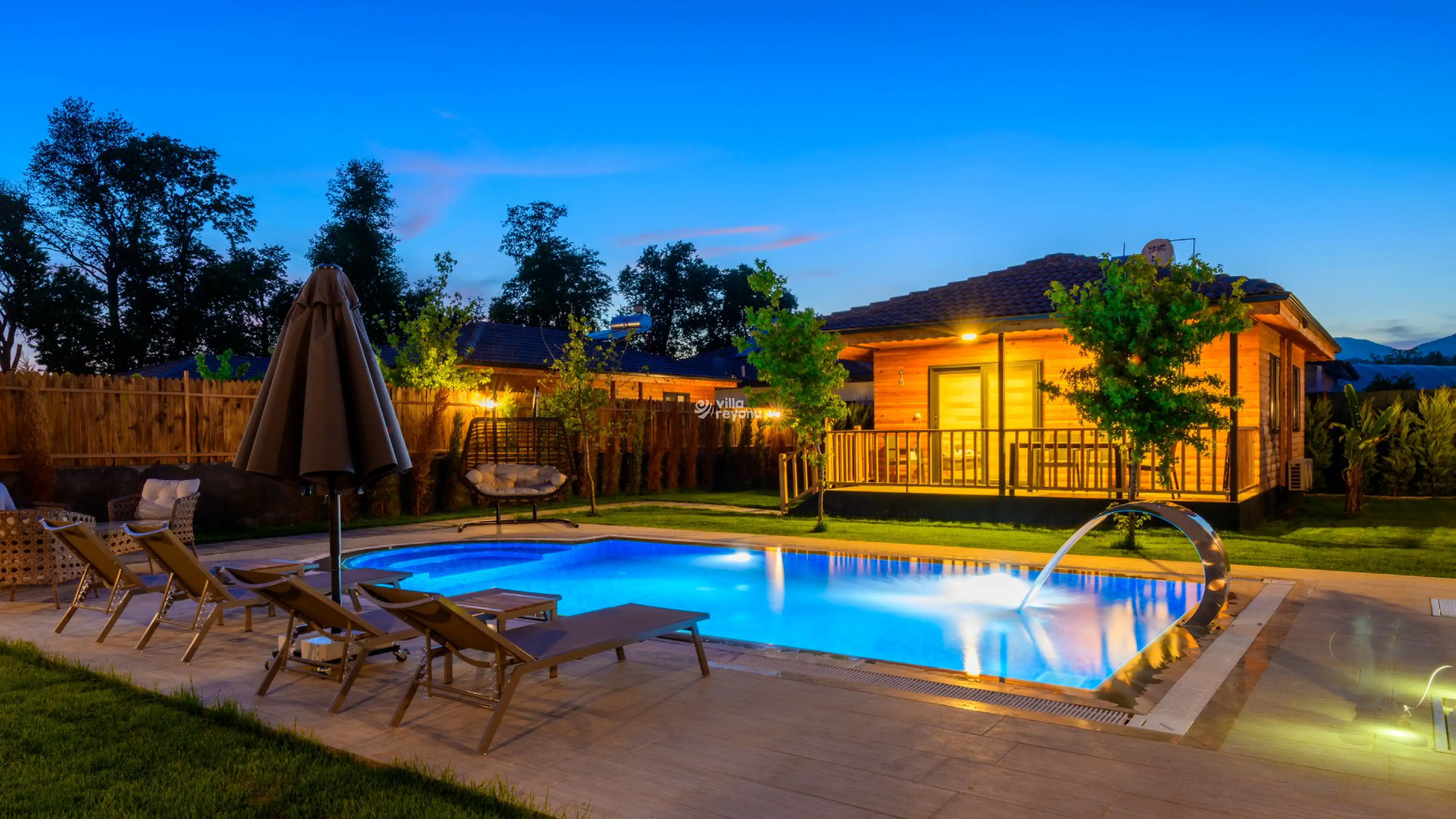 Fethiye Yanıklar'da Muhafazakar Tatil Villası