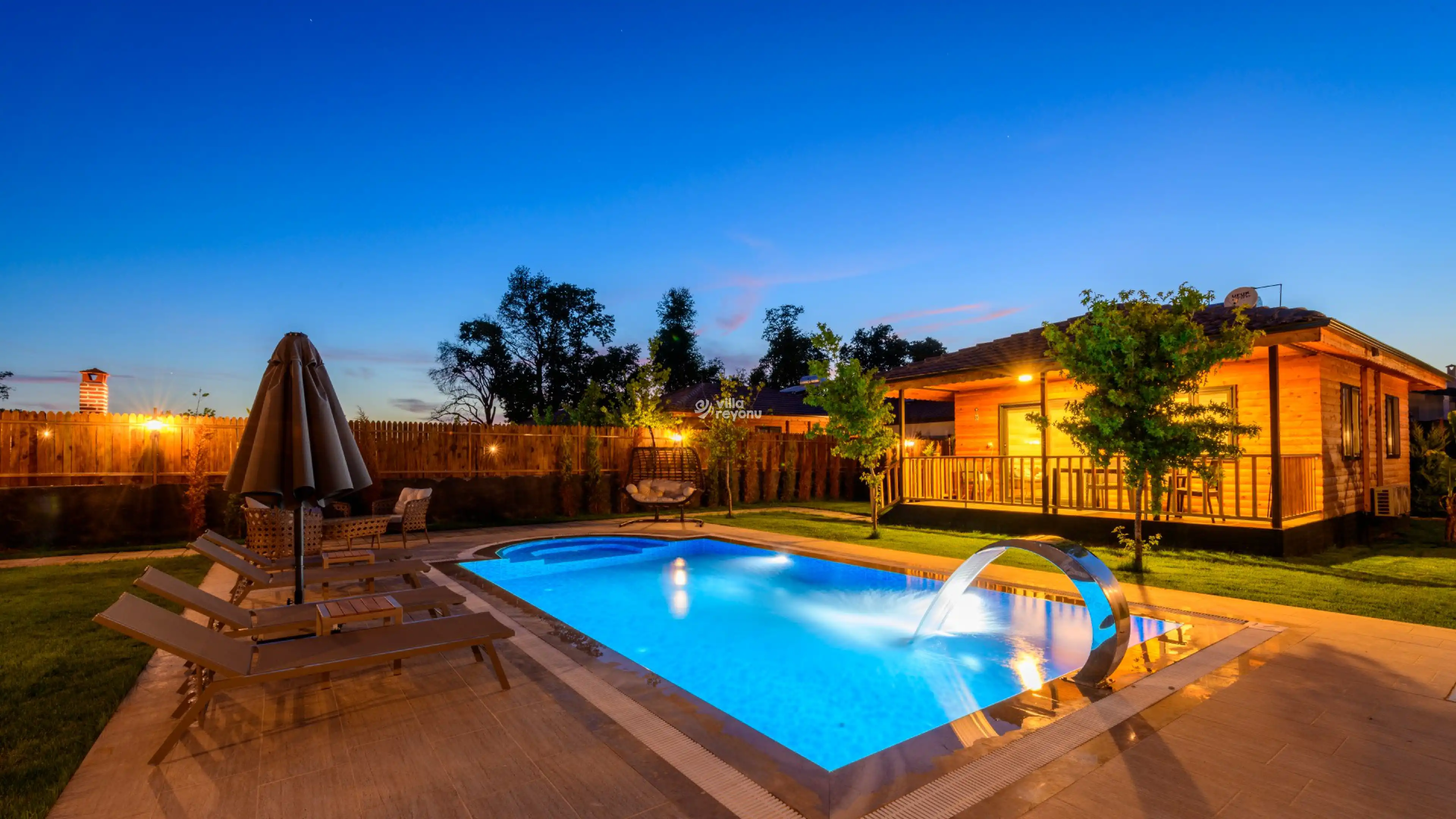 Fethiye Yanıklar'da Muhafazakar Tatil Villası