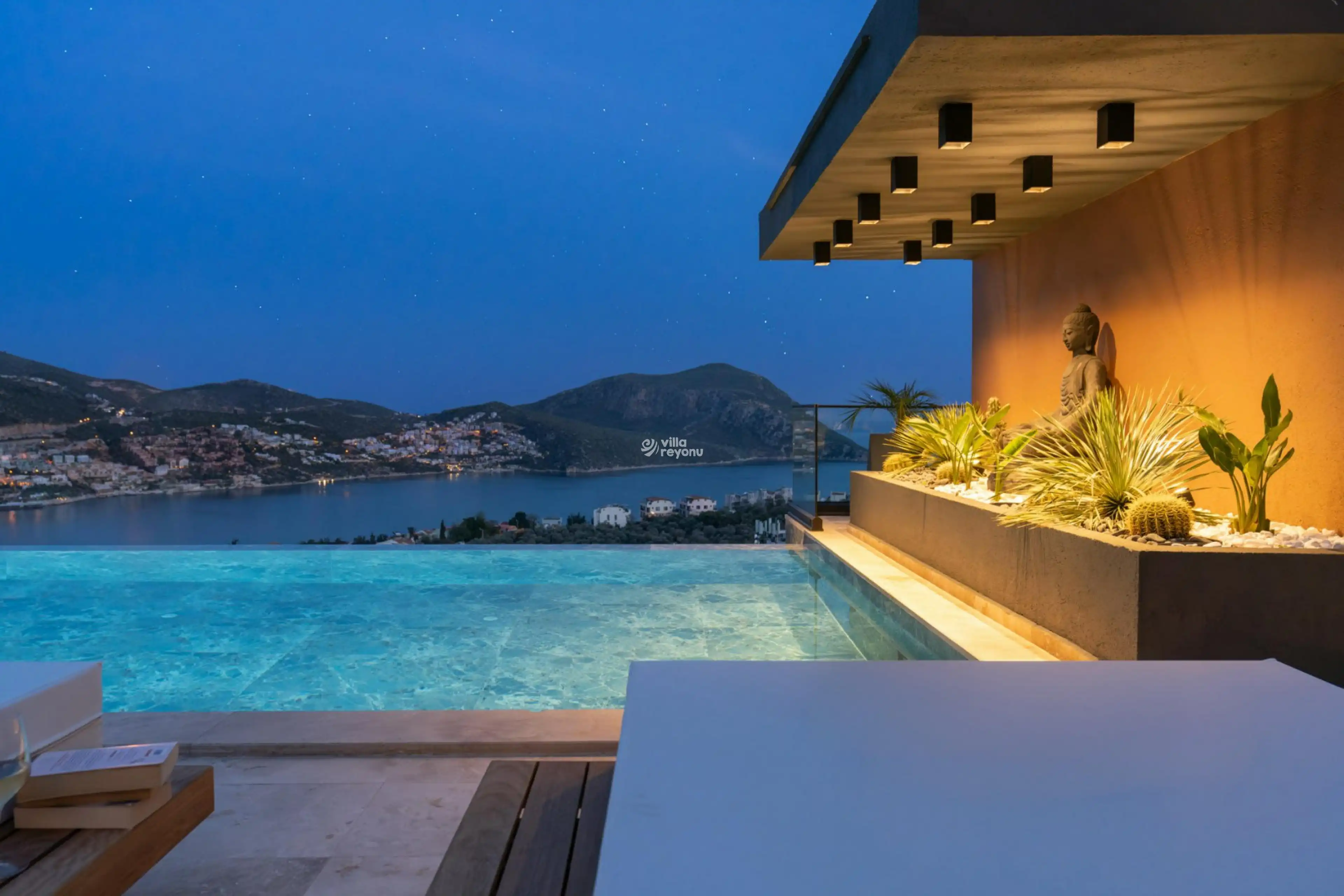 Kalkan Merkez'de Kiralık Lüks Villa