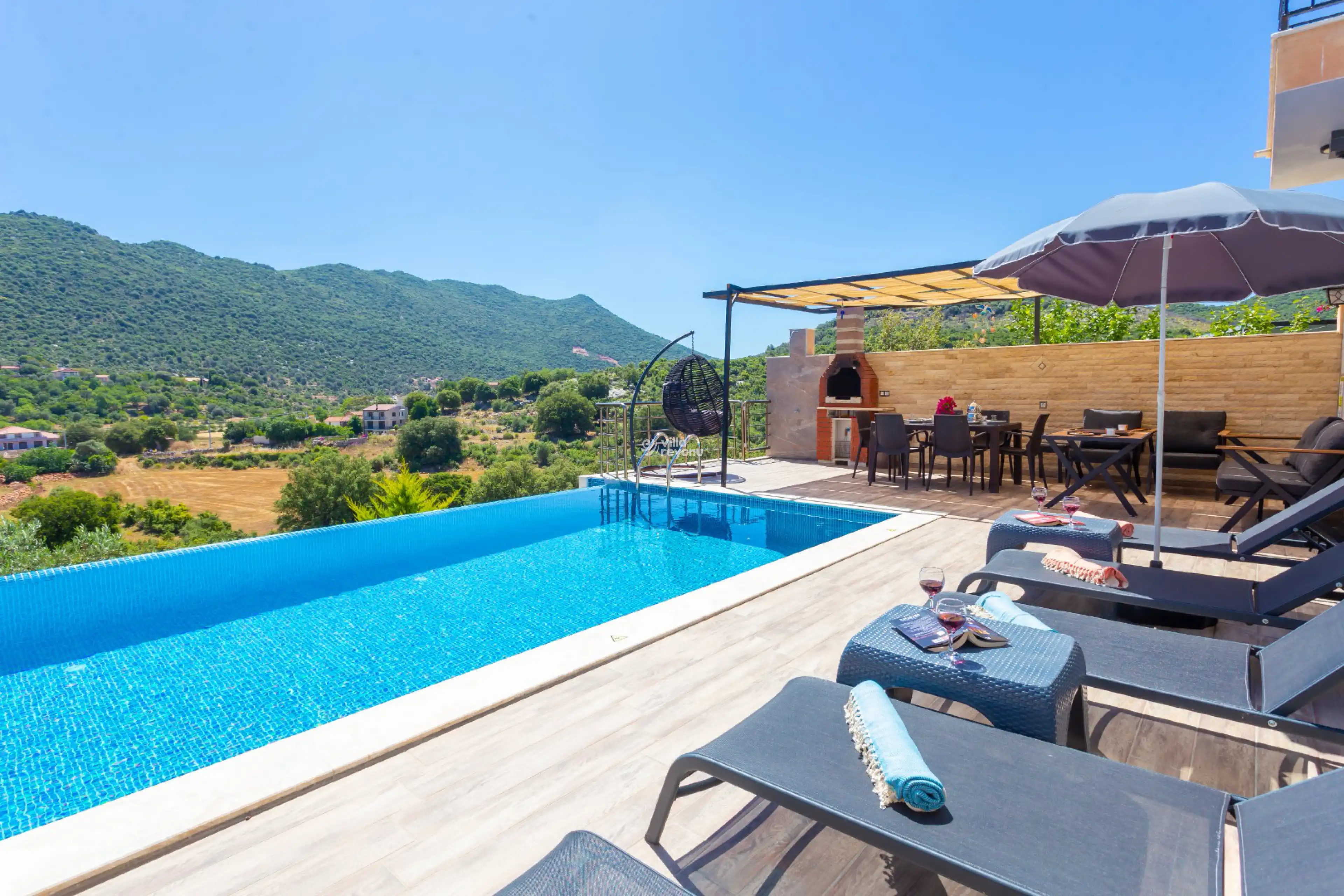 Villa Strato , Kaş Bayındır Bölgesinde doğa içinde 8 kişilik kiralık villa