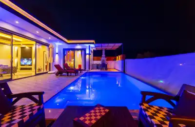 Villa Elera, Kalkan Sarıbelen bölgesinde Jakuzili Balayı Villası