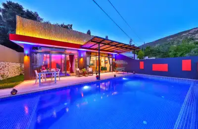 Kalkan'da Haftalık Kiralık Muhafazakar Balayı Villası