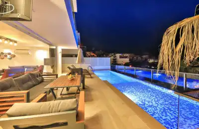 Villa Zenera, Kalkan Kışla bölgesinde deniz manzaralı denize ve merkeze yakın 8 kişilik kiralık villa