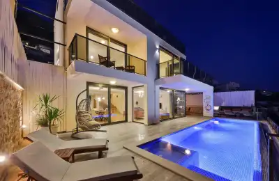 Villa Thalassa, Kalkan Kızıltaş bölgesinde 6 kişilik merkezi konumda kiralık villa