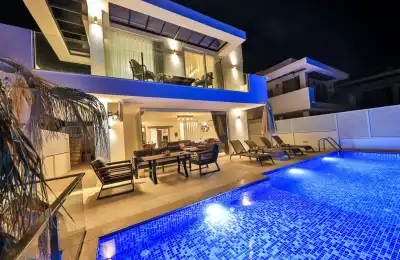 Villa Zenera, Kalkan Kışla bölgesinde deniz manzaralı denize ve merkeze yakın 8 kişilik kiralık villa