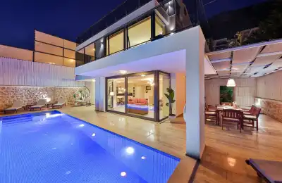 Villa Thalassa, Kalkan Kızıltaş bölgesinde 6 kişilik merkezi konumda kiralık villa
