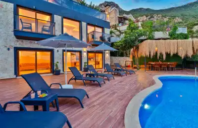 Villa Emperia, Kalkan Akbel bölgesinde 8 kişilik deniz manzaralı kiralık villa