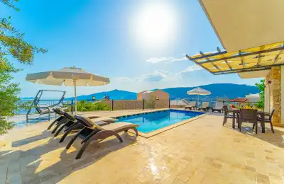 Villa Aldora 2, Kalkan Kızıltaş mevkiinde merkeze ve plaja yakın 8 kişilik kiralık villa