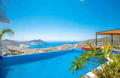 Villa Lysandra 7, Kalkan Akbel bölgesinde 8 kişilik deniz manzaralı villa