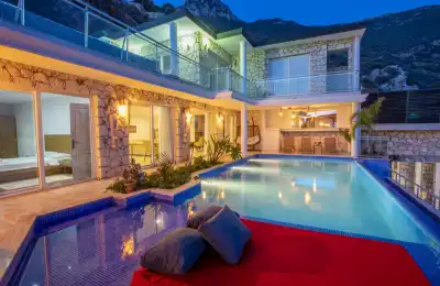 Villa Lysandra 7, Kalkan Akbel bölgesinde 8 kişilik deniz manzaralı villa
