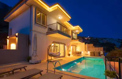 Villa Valor, Kaş Çukurbağ bölgesinde geniş ailelelere uygun 10 kişilik doğa içinde kiralık villa