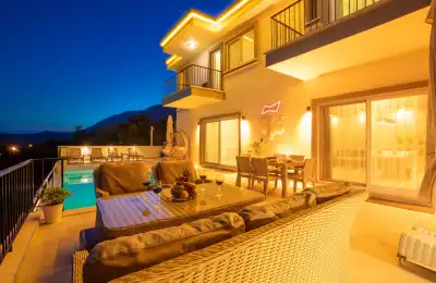 Villa Valor, Kaş Çukurbağ bölgesinde geniş ailelelere uygun 10 kişilik doğa içinde kiralık villa