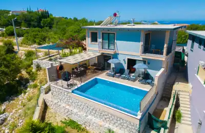 Villa Strato , Kaş Bayındır Bölgesinde doğa içinde 8 kişilik kiralık villa