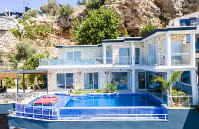 Villa Lysandra 7, Kalkan Akbel bölgesinde 8 kişilik deniz manzaralı villa