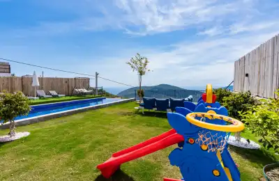 Villa Olvera, Kalkan bölgesinde 4 kişilik deniz manzaralı kiralık villa 