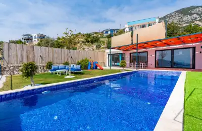 Villa Olvera, Kalkan bölgesinde 4 kişilik deniz manzaralı kiralık villa 