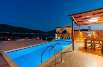 Villa Reva 2, Kalkan Yeşilköy bölgesinde jakuzili kiralık balayı villası