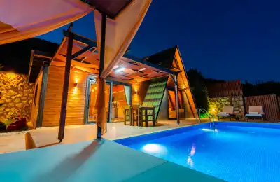 Villa Reva 2, Kalkan Yeşilköy bölgesinde jakuzili kiralık balayı villası