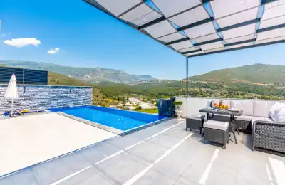 Villa Reya, Kalkan Yeşilköy mevkiinde 2 kişilik kiralık jakuzili saunalı balayı villası
