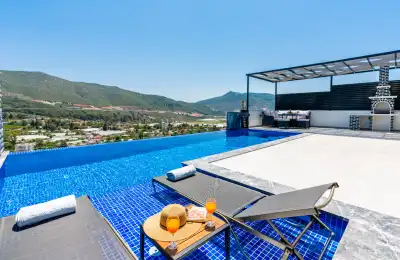 Villa Reya, Kalkan Yeşilköy mevkiinde 2 kişilik kiralık jakuzili saunalı balayı villası