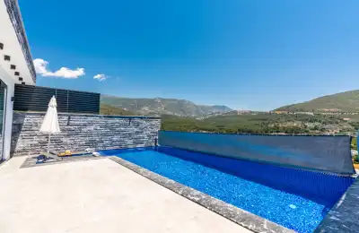 Villa Reya, Kalkan Yeşilköy mevkiinde 2 kişilik kiralık jakuzili saunalı balayı villası