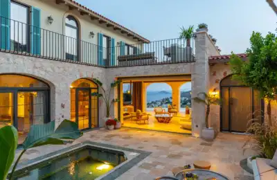 VİLLA LUXERA, Kalkan Kızıltaş bölgesinde merkezi konumda deniz manzaralı 10 kişilik kiralık villa 