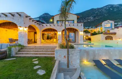 VİLLA LUXERA 3, Kalkan Kızıltaş bölgesinde merkezi konumda deniz manzaralı 10 kişilik kiralık villa 