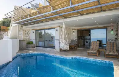 Villa Lysandra 10, Kalkan Akbel bölgesinde 2 kişilik deniz manzaralı villa